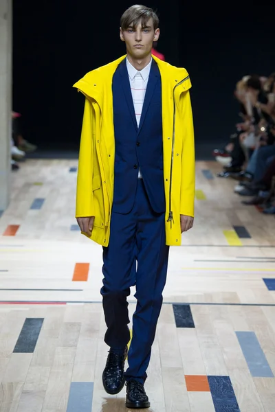 Look 22